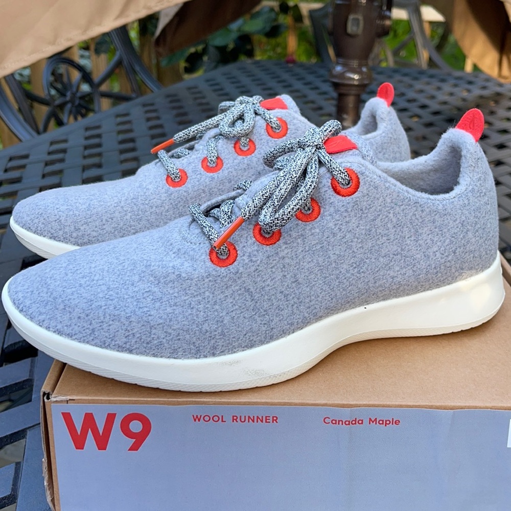 NEW allbirds wool runners limited edition Canada Maple